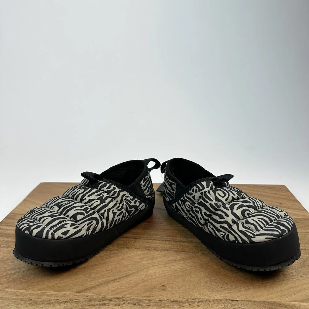 New Little Girls The North Face ThermoBall Traction II Slippers Shoes Size 13‎ C